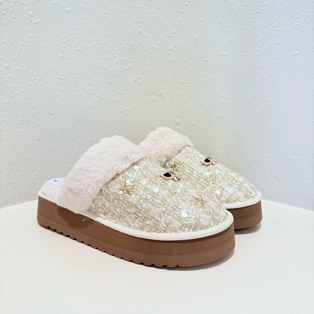 Karl Lagerfeld Hessa Tweed Beige Gold Faux Fur Trim Platform Slides Sz 9 NWT